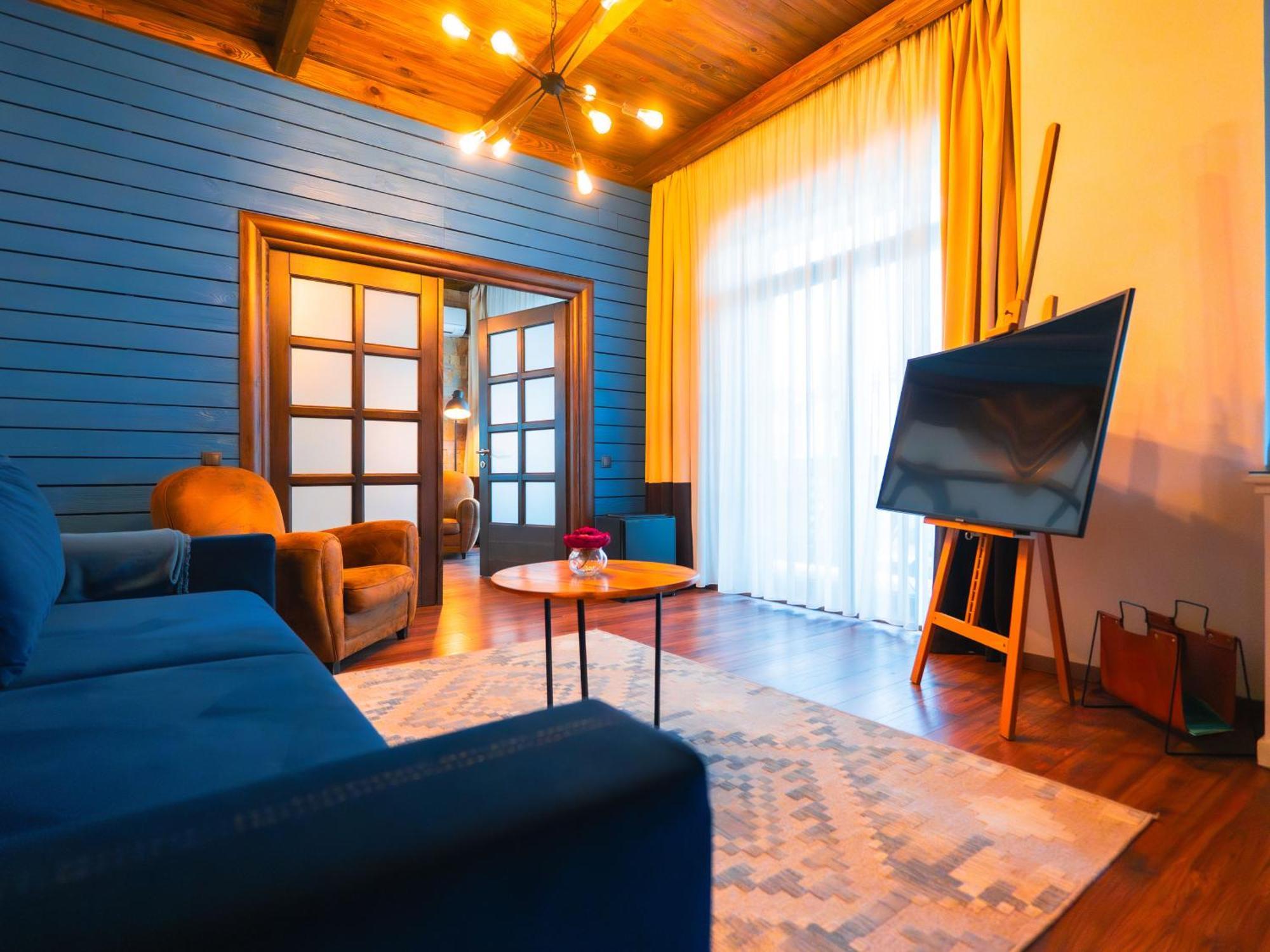 Kaban Boutique - 5Star Central Villa In Vatra Dornei Buitenkant foto